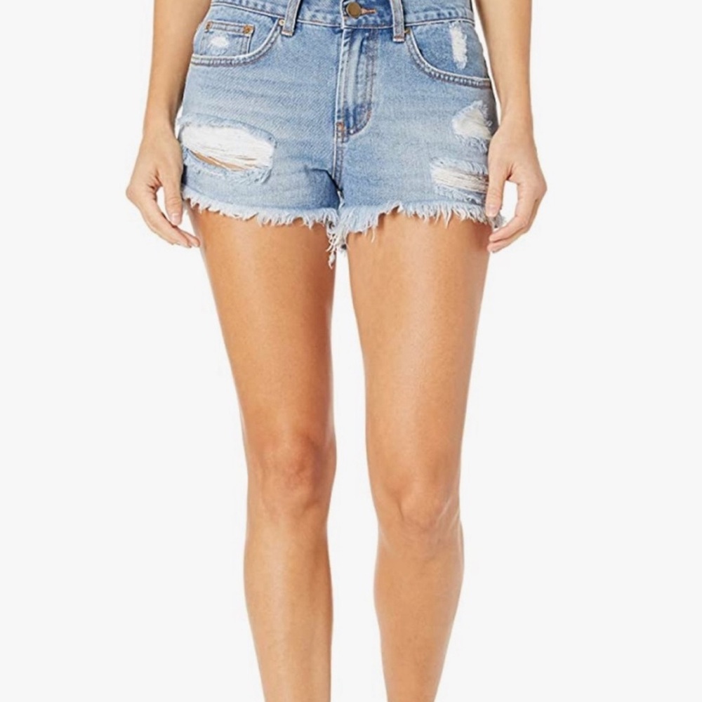 Billabong Women’s Drift Away Denim Shorts. Size 30.